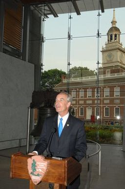 [Assignment: 48-DPA-07-13-08_SOI_K_Philly_Rec] Reception at Independence National Historical Park for attendees at the National Governors Association Centennial Meeting in Philadelphia, Pennsylvania. Secretary Dirk Kempthorne [and Independence National Historical Park Deputy Superintendent Darla Sidles delivered official remarks; and the Secretary conversed with fellow NGA attendees, among them Pennsylvanina Governor Edward Rendell, Vermont Governor James Douglas, Wyoming Governor Dave Freudenthal, Guam Governor Felix Camacho, former Tennessee Governor Don Sundquist, and former Michigan Governor John Engler.] [48-DPA-07-13-08_SOI_K_Philly_Rec_IOD_9304.JPG]