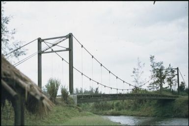 Vehicular bridge over the Waghi River (2) : Wahgi Valley, Papua New Guinea, 1970 / Terence and Margaret Spencer