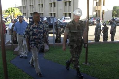 [Assignment: 48-DPA-SOI_K_Guam_6-6-7-07] Pacific Islands Tour: Visit of Secretary Dirk Kempthorne [and aides] to Guam, U.S. Territory [48-DPA-SOI_K_Guam_6-6-7-07__DI11985.JPG]