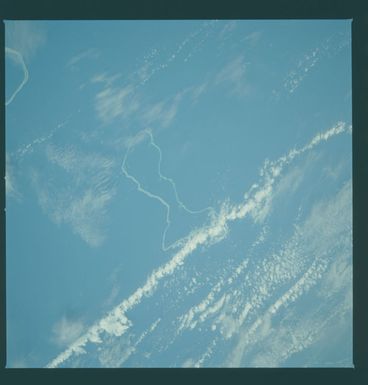 S09-33-1230 - STS-009 - Earth observations taken by the STS-9 crew