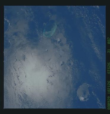 S26-31-087 - STS-026 - STS-26 earth observations