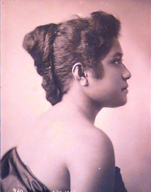 Portrait of an unknown young Samoan woman - profile