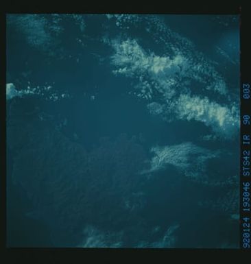 S42-90-003 - STS-042 - STS-42 infra-red earth observations