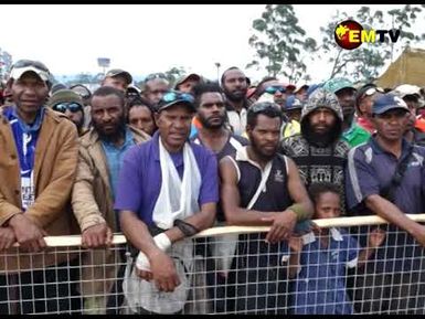 CONTRACTORS URGED