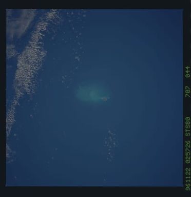 STS080-707-044 - STS-080 - Earth observations taken from Space Shuttle Columbia during STS-80 mission