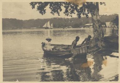 Betty MacKenzie, coming ashore from schooner "Pato", Rabaul, New Guinea, ca. 1935 / Sarah Chinnery