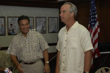 [Assignment: 48-DPA-SOI_K_Guam_6-6-7-07] Pacific Islands Tour: Visit of Secretary Dirk Kempthorne [and aides] to Guam, U.S. Territory [48-DPA-SOI_K_Guam_6-6-7-07__DI11117.JPG]