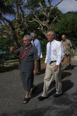 [Assignment: 48-DPA-SOI_K_Amer_Sam] Pacific Islands Tour: Visit of Secretary Dirk Kemmpthorne [and aides] to American Samoa, U.S. Territory [48-DPA-SOI_K_Amer_Sam__DI14988.JPG]