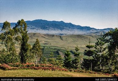 Aiyura - View from Schindler's towards Kainantu