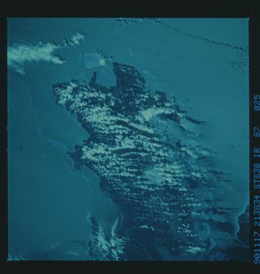 S38-87-025 - STS-038 - STS-38 earth observations