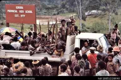 Arrival of Febi participants at Koroba Provincial High School for the end of year district cultural celebrations