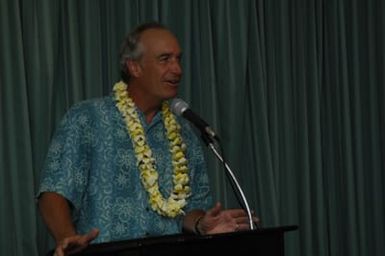 [Assignment: 48-DPA-SOI_K_Majuro_6-11-12-07] Pacific Islands Tour: Visit of Secretary Dirk Kempthorne [and aides] to Majuro Atoll, of the Republic of Marshall Islands [48-DPA-SOI_K_Majuro_6-11-12-07__DI14491.JPG]