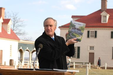 [Assignment: 48-DPA-01-12-09_SOI_K_Mt_Vernon] Visit of Secretary Dirk Kempthorne to Mount Vernon Estate and Gardens, Mount Vernon, Virginia, [for touring and announcement of the U.S. nomination of the George Washington home, along with the Papahanaumokuakea Marine National Monument in Hawaii, for inclusion on the United Nations Educational, Scientific, and Cultural Organization's (UNESCO's) World Heritage List. Joining Secretary Kempthorne for the announcement was James Rees, Executive Director of the Mount Vernon Estate and Gardens.] [48-DPA-01-12-09_SOI_K_Mt_Vernon_DOI_5731.JPG]