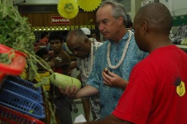 [Assignment: 48-DPA-SOI_K_Palau_6-7-9-07] Pacific Islands Tour: Visit of Secretary Dirk Kempthorne [and aides] to Palau Islands, Republic of Palau [48-DPA-SOI_K_Palau_6-7-9-07__DI13033.JPG]