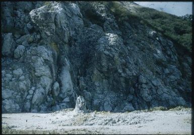 The thermal area (4) : Bwabwadana and Iamalele, D'Entrecasteaux Islands, Papua New Guinea, 1956-1958 / Terence and Margaret Spencer