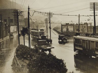 Street scene on Thorndon Quay, Wellington