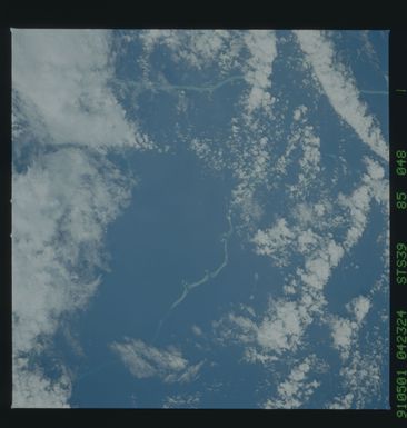 S39-85-048 - STS-039 - STS-39 earth observations