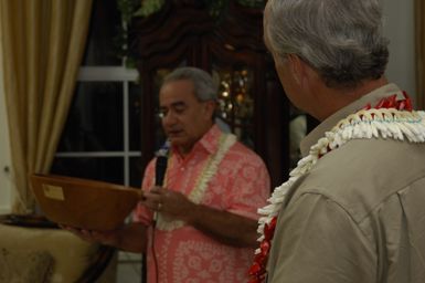 [Assignment: 48-DPA-SOI_K_Amer_Sam] Pacific Islands Tour: Visit of Secretary Dirk Kemmpthorne [and aides] to American Samoa, U.S. Territory [48-DPA-SOI_K_Amer_Sam__DI15492.JPG]