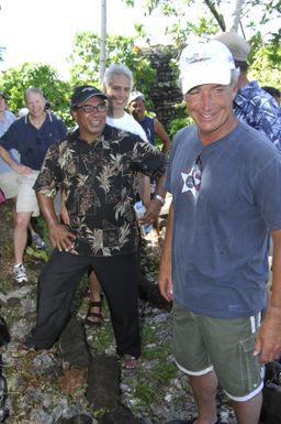 [Assignment: 48-DPA-SOI_K_Pohnpei_6-10-11-07] Pacific Islands Tour: Visit of Secretary Dirk Kempthorne [and aides] to Pohnpei Island, of the Federated States of Micronesia [48-DPA-SOI_K_Pohnpei_6-10-11-07__DI13909.JPG]