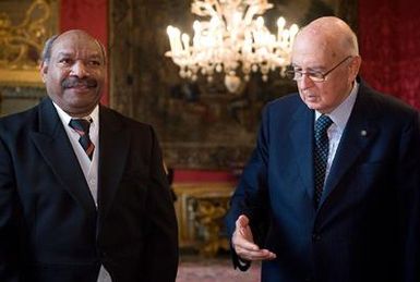 President Giorgio Napolitano with H.E. Mr. Peter Maginde, new Ambassador of the Independent State of Papua New Guinea, during the presentation of the Letters of Credentials