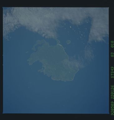 S49-83-018 - STS-049 - Earth observations taken during STS-49 mission