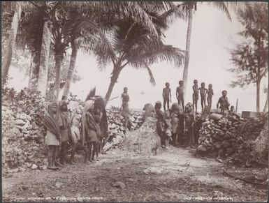 Women and children of Te Motu, Santa Cruz Islands, 1906, 2 / J.W. Beattie