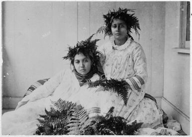 Tahitian women, Tahiti