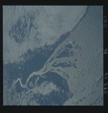 S46-86-001 - STS-046 - Earth observations from the shuttle orbiter Atlantis during STS-46