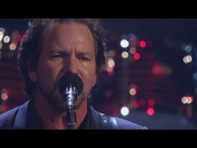 Rock Hall Inductees Pearl Jam performs "Better Man" & Eddie Veder thanks Hawaiian Keyboardist Boom Gaspar
