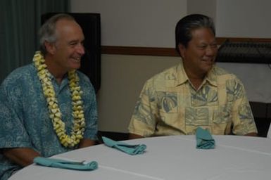 [Assignment: 48-DPA-SOI_K_Majuro_6-11-12-07] Pacific Islands Tour: Visit of Secretary Dirk Kempthorne [and aides] to Majuro Atoll, of the Republic of Marshall Islands [48-DPA-SOI_K_Majuro_6-11-12-07__DI14463.JPG]