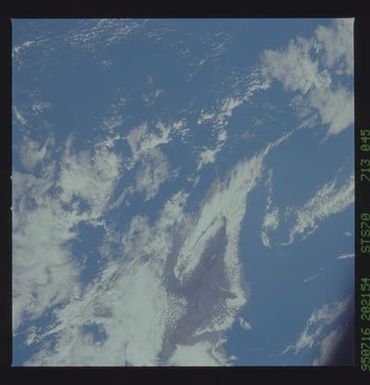 STS070-713-045 - STS-070 - Earth observations taken from shuttle orbiter Discovery on STS-70 mission