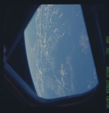 STS080-736-092 - STS-080 - Earth observations taken from Space Shuttle Columbia during STS-80 mission