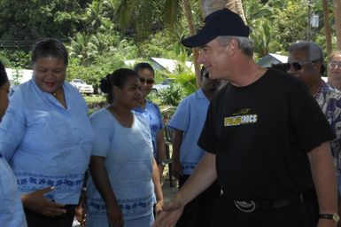 [Assignment: 48-DPA-SOI_K_Palau_6-7-9-07] Pacific Islands Tour: Visit of Secretary Dirk Kempthorne [and aides] to Palau Islands, Republic of Palau [48-DPA-SOI_K_Palau_6-7-9-07__DI13478.JPG]