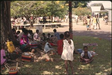 Markets (3) : Madang, Papua New Guinea, 1974 / Terence and Margaret Spencer