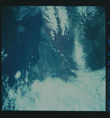 S41-87-092 - STS-041 - STS-41 earth observations