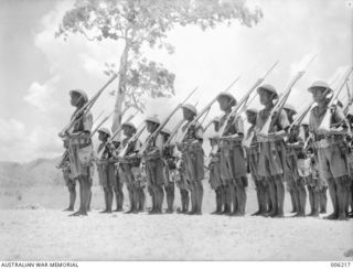 PAPUA. PORT MORESBY. PAPUAN INFANTRY. (NEGATIVE BY R. PEARSE)