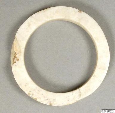 ["armring, bracelet"]