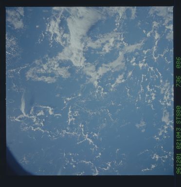 STS080-736-086 - STS-080 - Earth observations taken from Space Shuttle Columbia during STS-80 mission