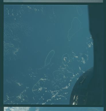 Gemini VII Mission Image - Atolls, Mid Pacific