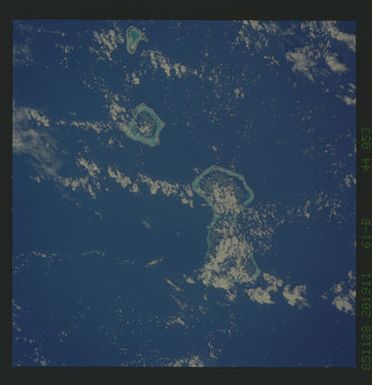 61B-44-053 - STS-61B - STS-61B earth observations